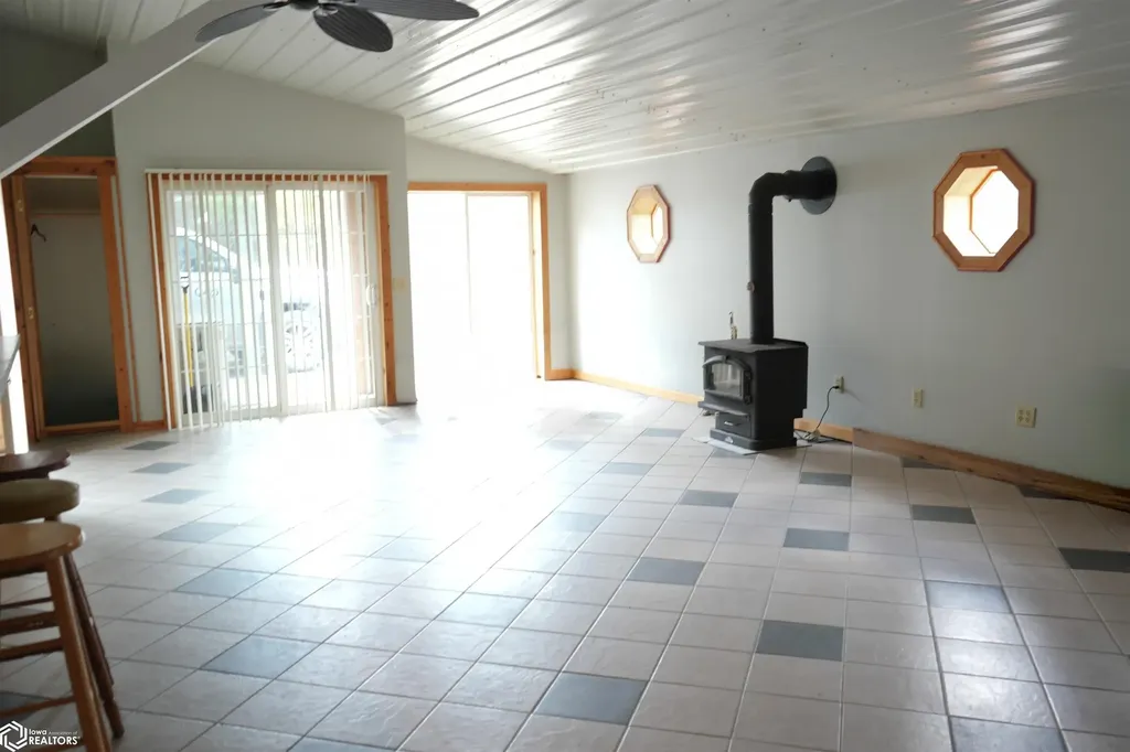 1006 Irish Lane Mount Vernon IA 52314