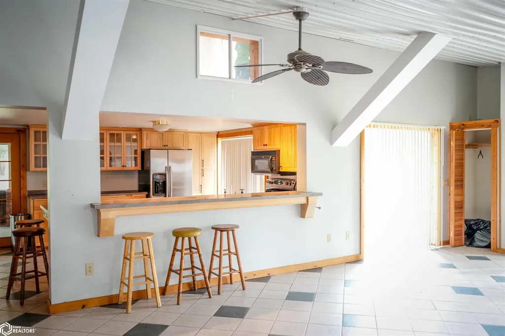 1006 Irish Lane Mount Vernon IA 52314