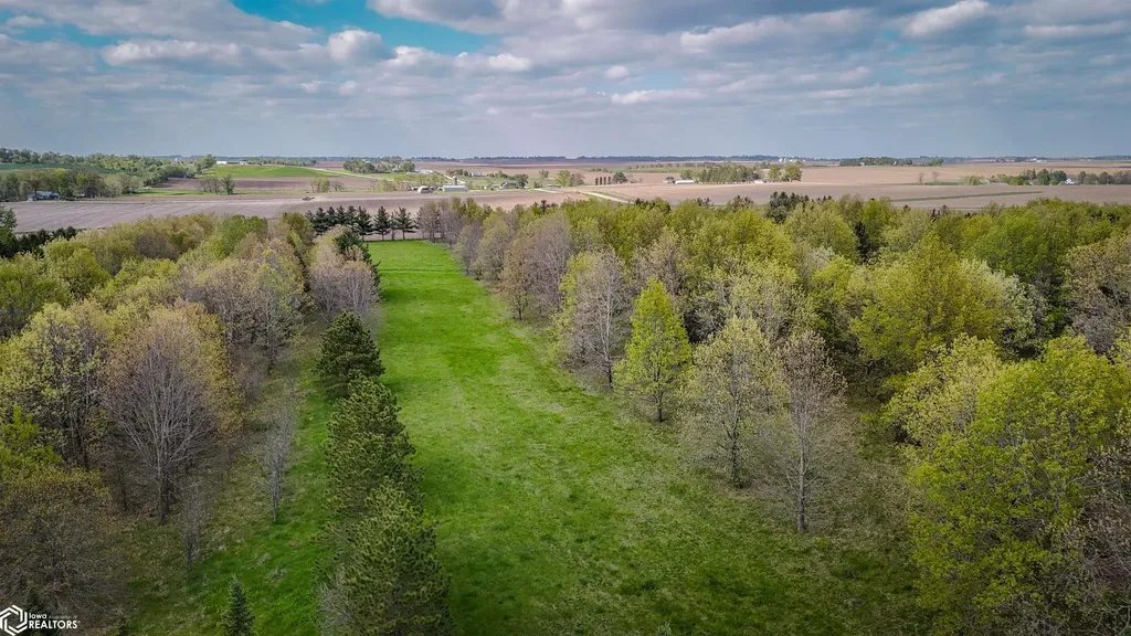 Tbd Irish Lane Mount Vernon IA 52314