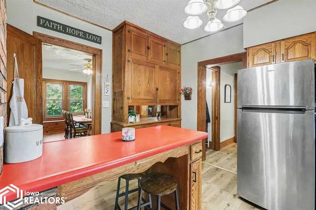 401 K Avenue E Oskaloosa IA 52577