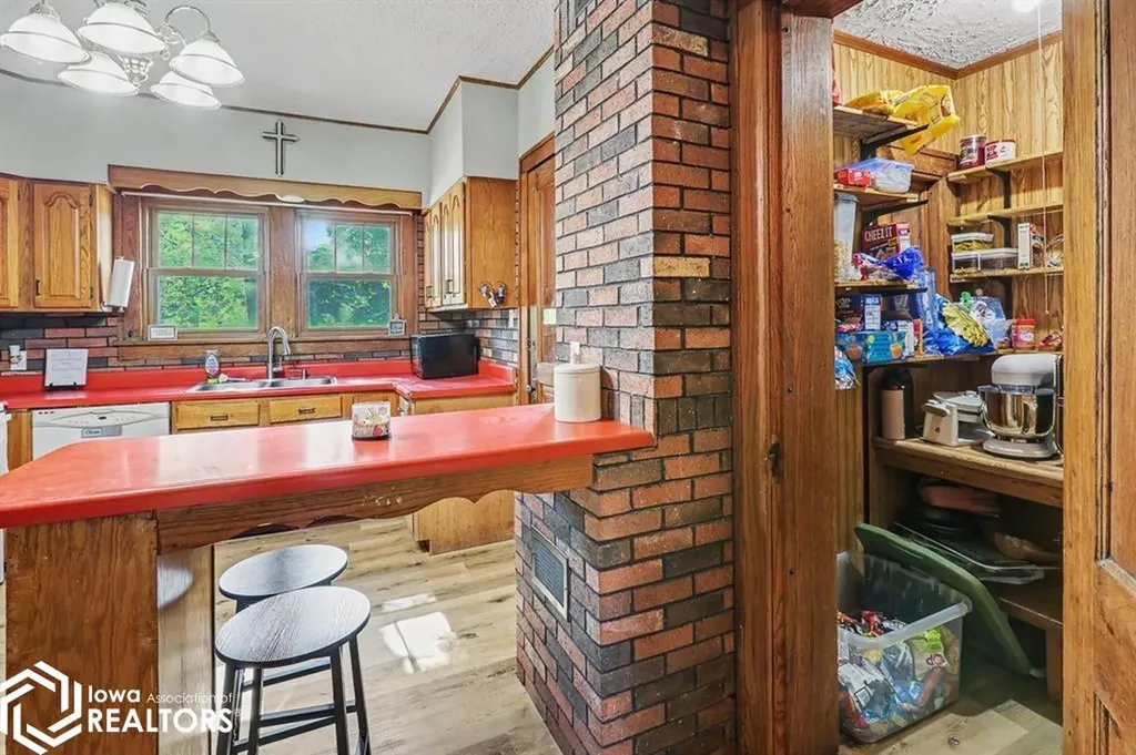 401 K Avenue E Oskaloosa IA 52577