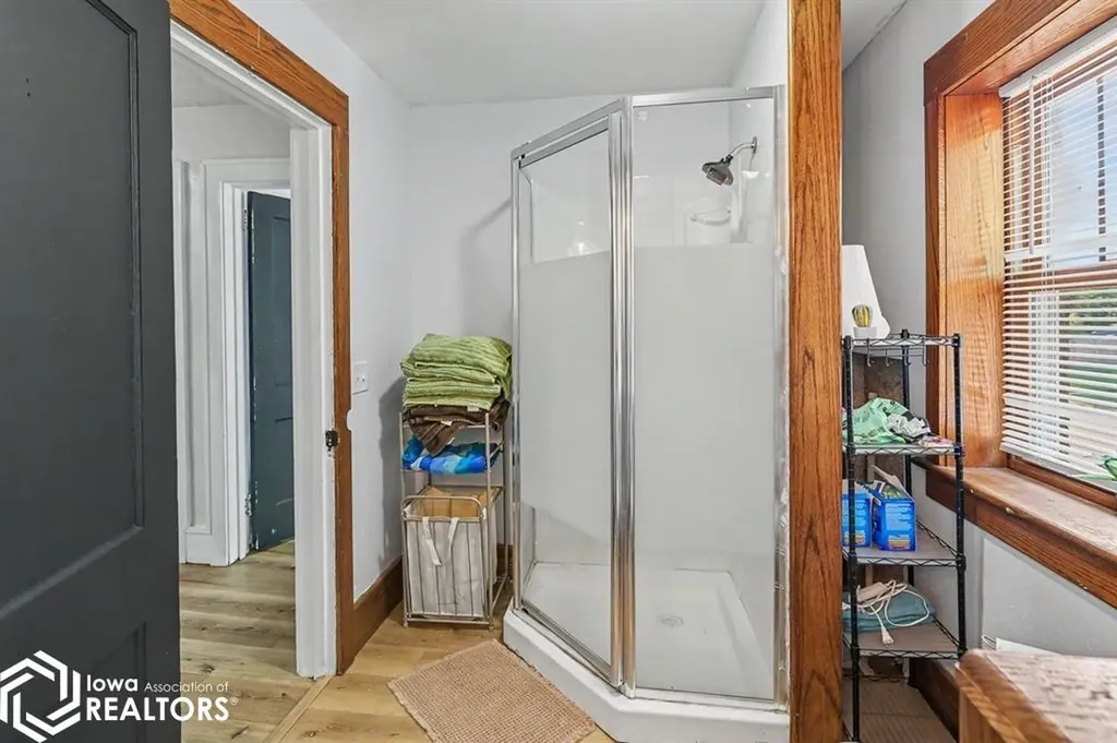 401 K Avenue E Oskaloosa IA 52577