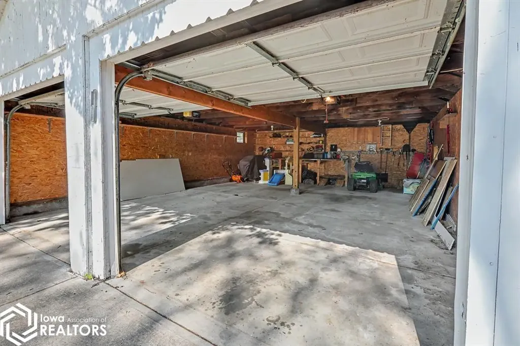 401 K Avenue E Oskaloosa IA 52577