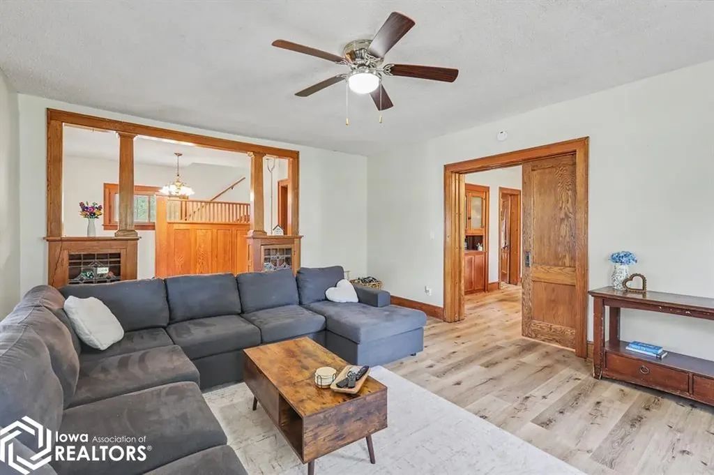 401 K Avenue E Oskaloosa IA 52577