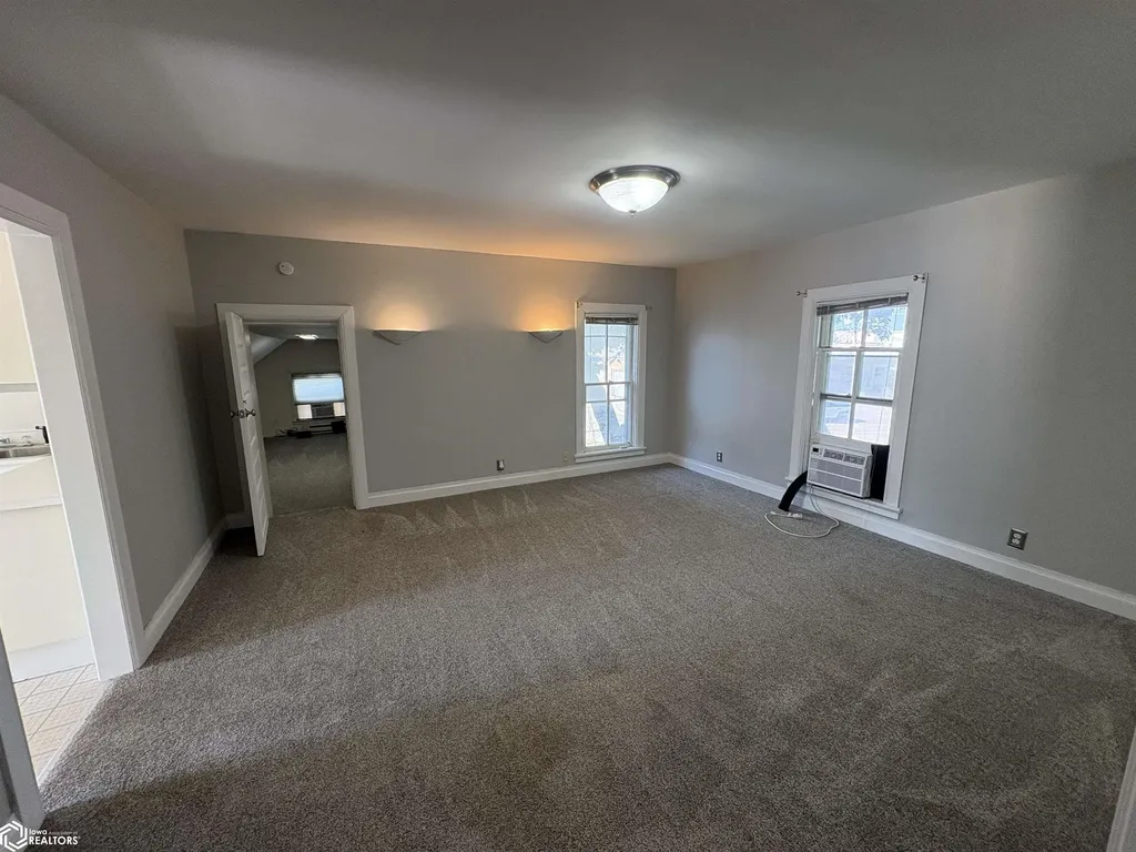 200 E Briggs Fairfield IA 52556