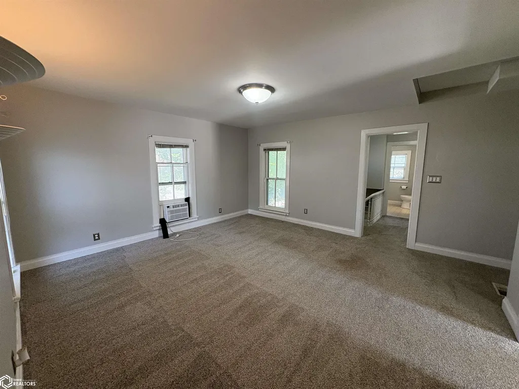 200 E Briggs Fairfield IA 52556