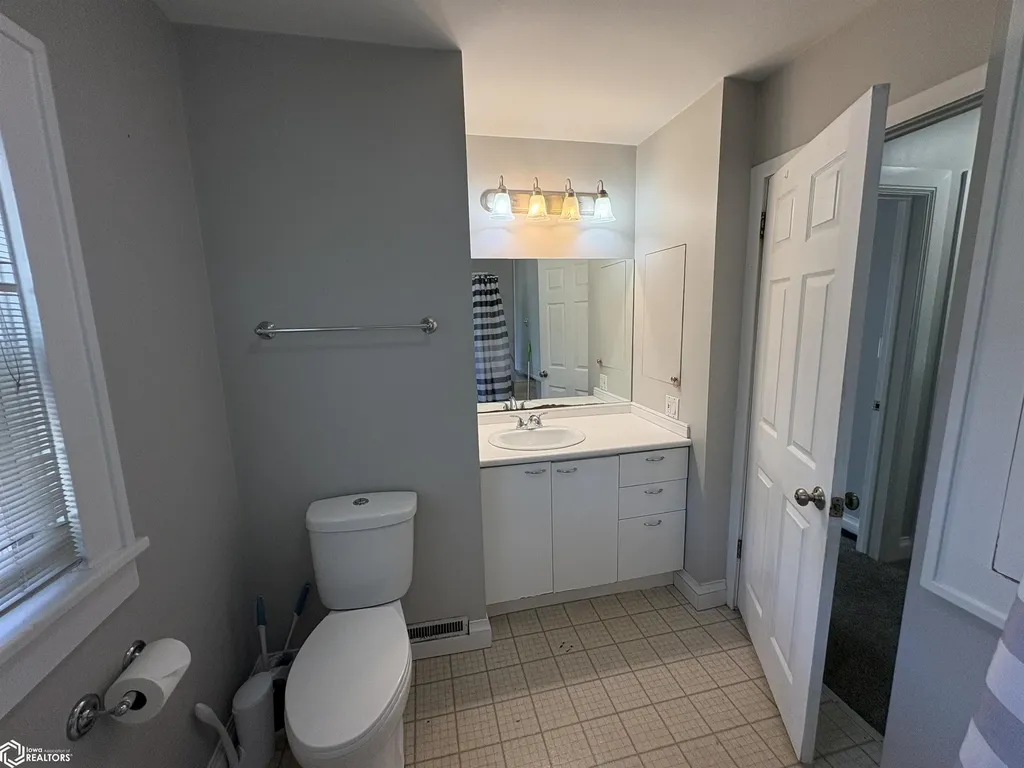 200 E Briggs Fairfield IA 52556