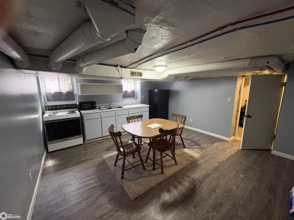 200 E Briggs Fairfield IA 52556