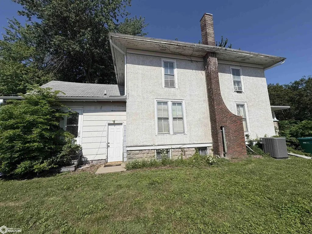 200 E Briggs Fairfield IA 52556