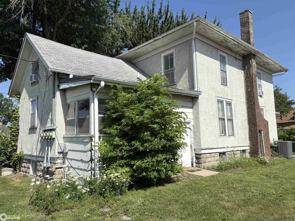 200 E Briggs Fairfield IA 52556