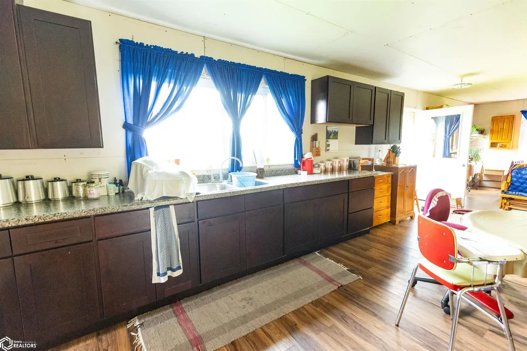 14500 Irish Ridge Road Burlington IA 52601