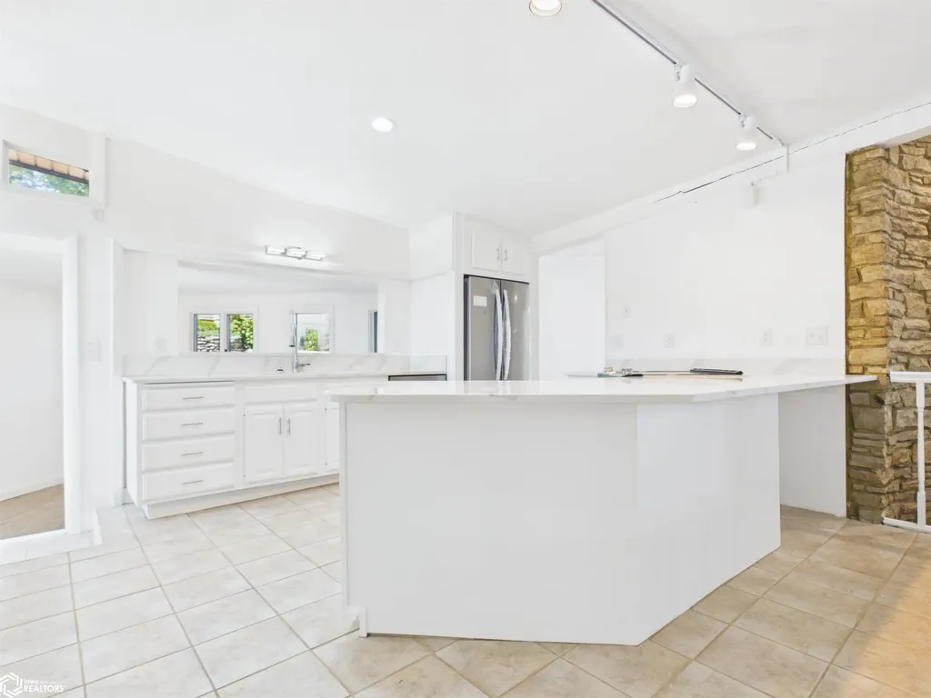 2736 Old Vineyard Road Keokuk IA 52632