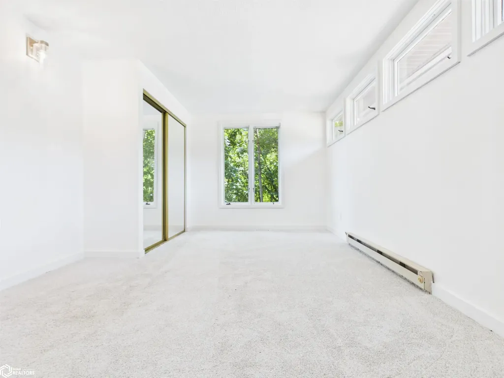 2736 Old Vineyard Road Keokuk IA 52632