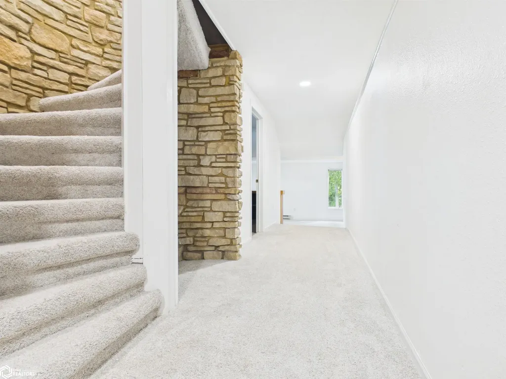 2736 Old Vineyard Road Keokuk IA 52632