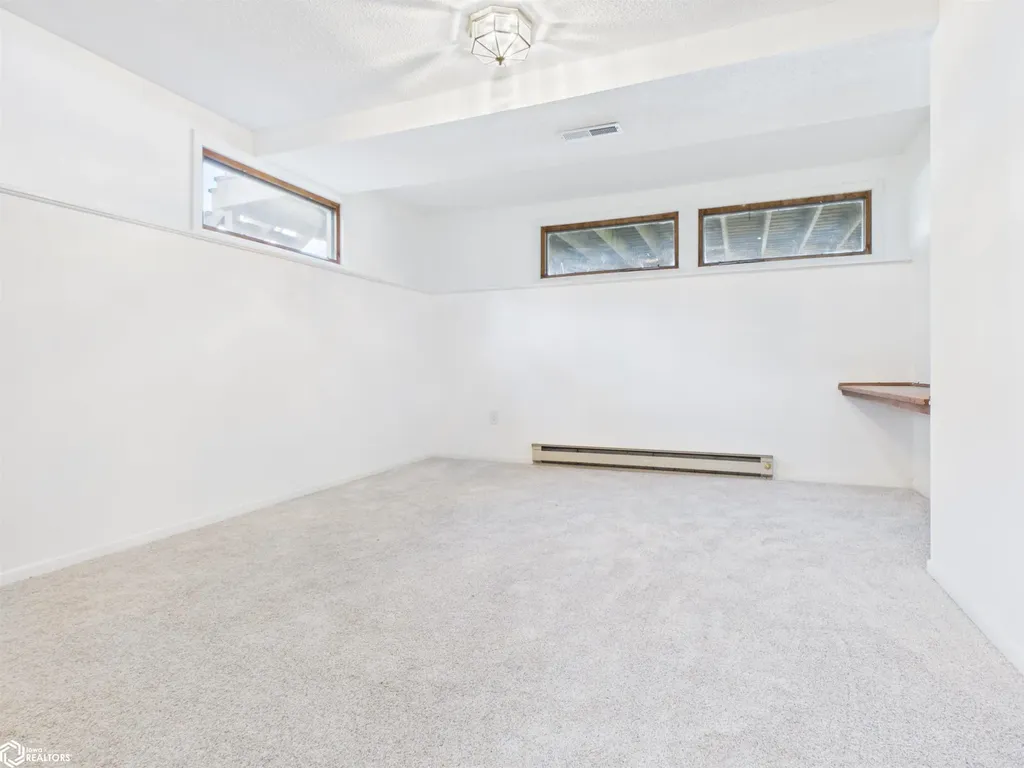 2736 Old Vineyard Road Keokuk IA 52632