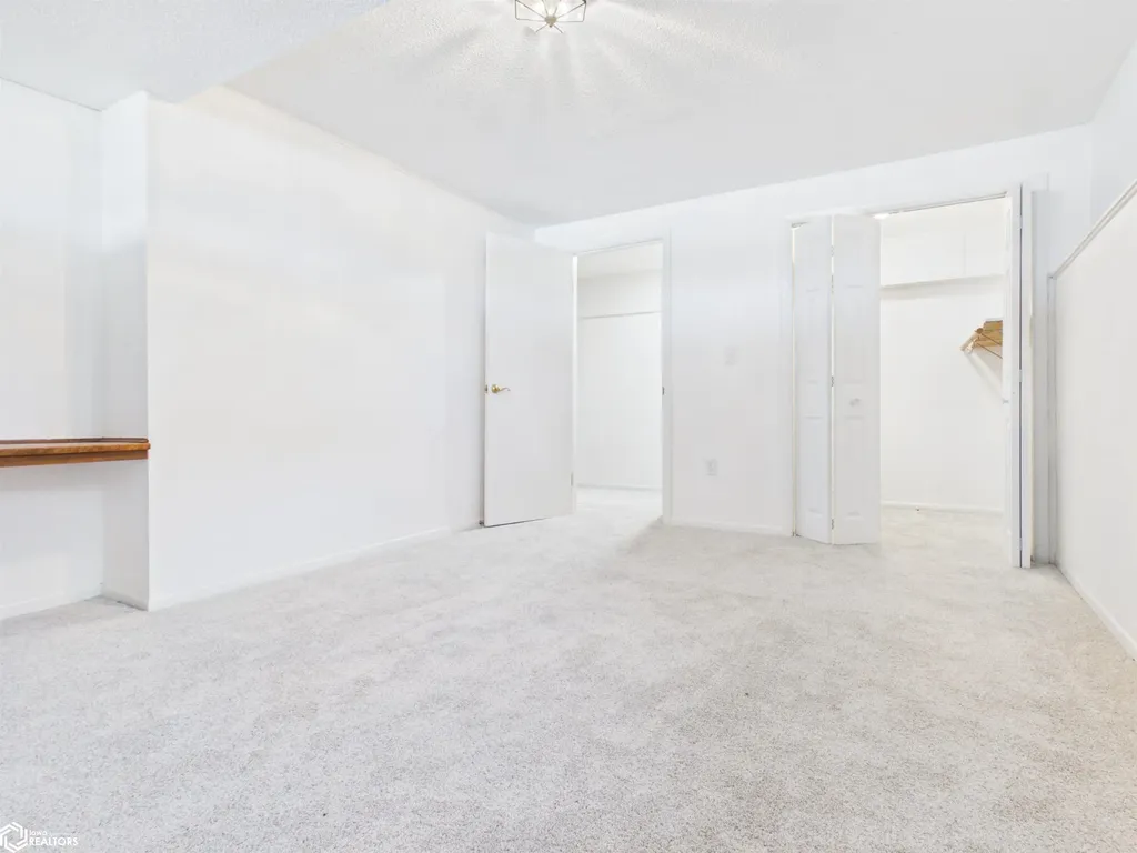 2736 Old Vineyard Road Keokuk IA 52632