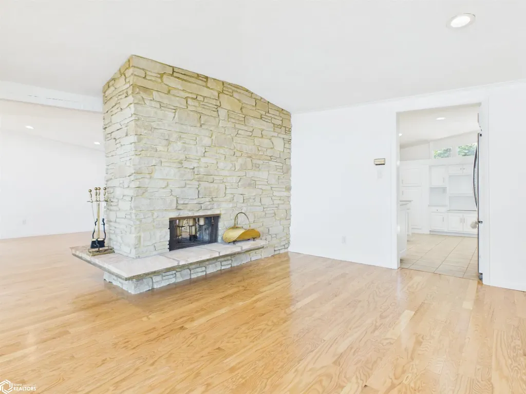 2736 Old Vineyard Road Keokuk IA 52632