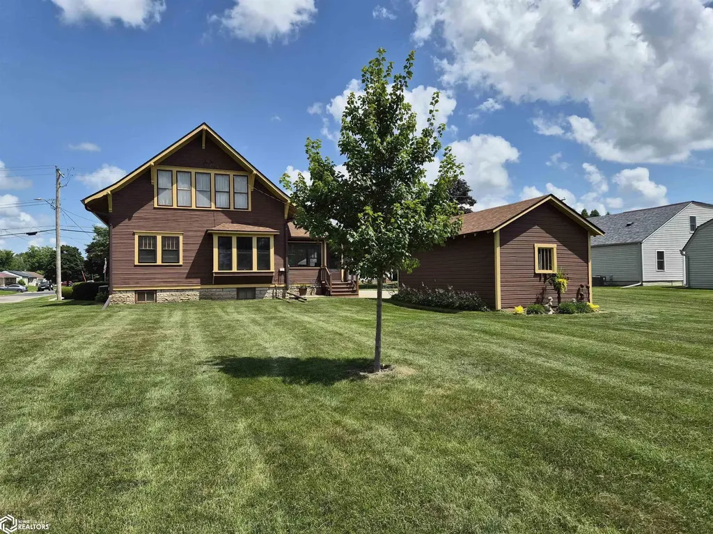604 8th Avenue Grinnell IA 50112