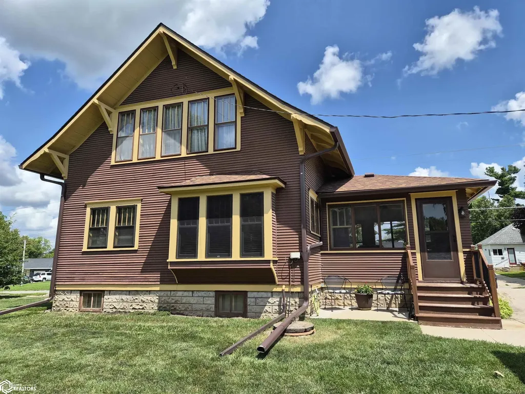 604 8th Avenue Grinnell IA 50112