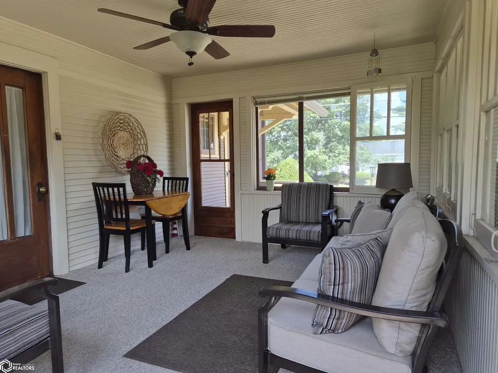 604 8th Avenue Grinnell IA 50112