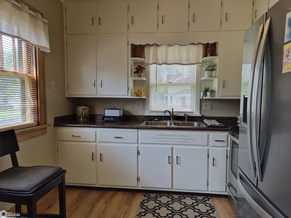 604 8th Avenue Grinnell IA 50112