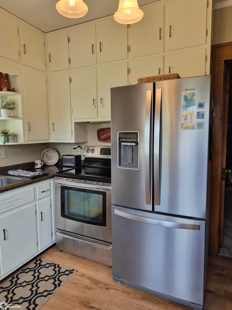 604 8th Avenue Grinnell IA 50112