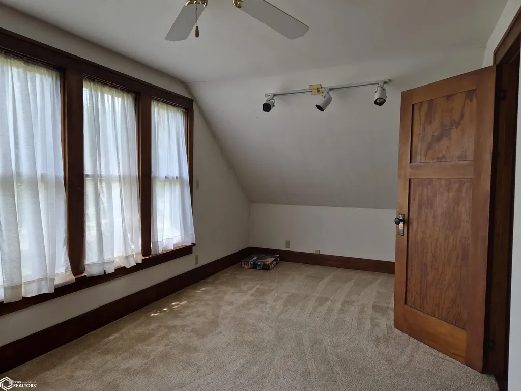 604 8th Avenue Grinnell IA 50112