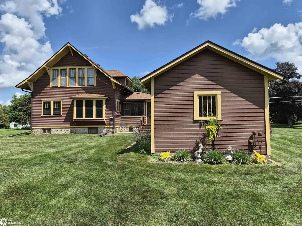 604 8th Avenue Grinnell IA 50112