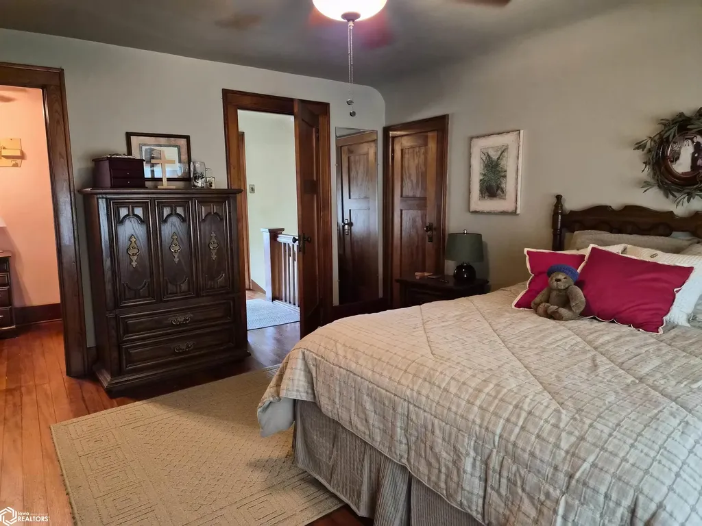 604 8th Avenue Grinnell IA 50112