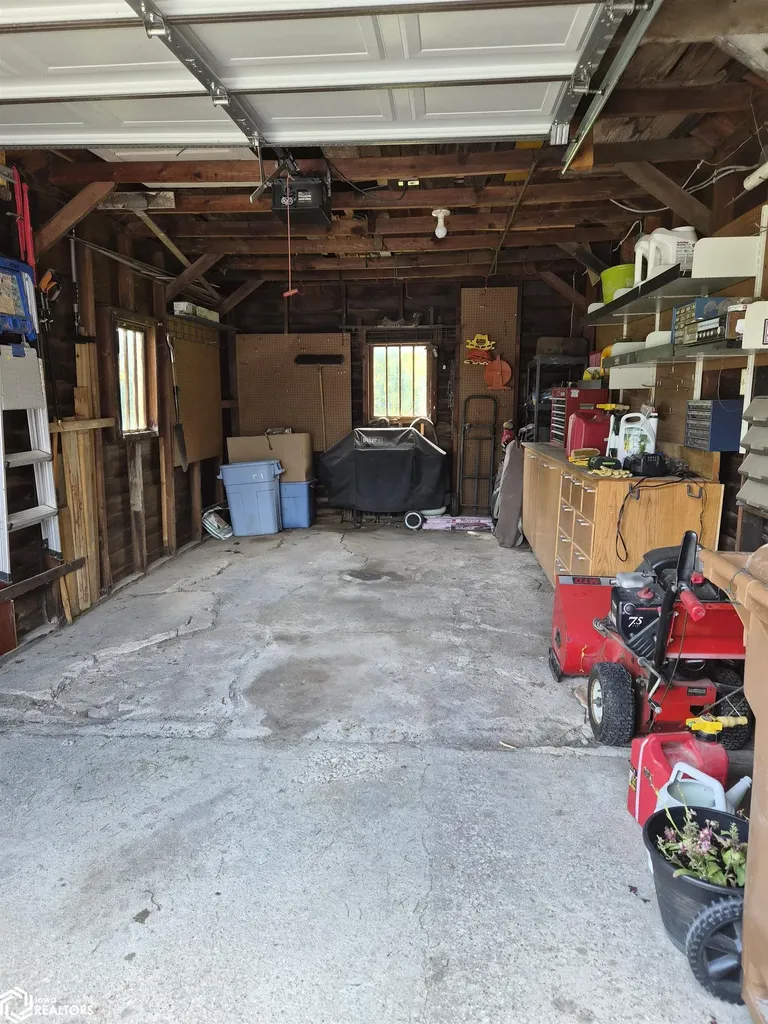 604 8th Avenue Grinnell IA 50112