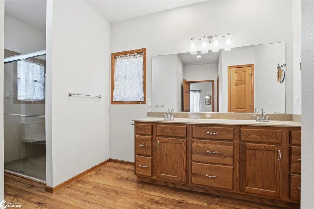 2505 Diamond Ridge Drive Burlington IA 52601