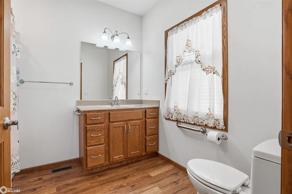 2505 Diamond Ridge Drive Burlington IA 52601