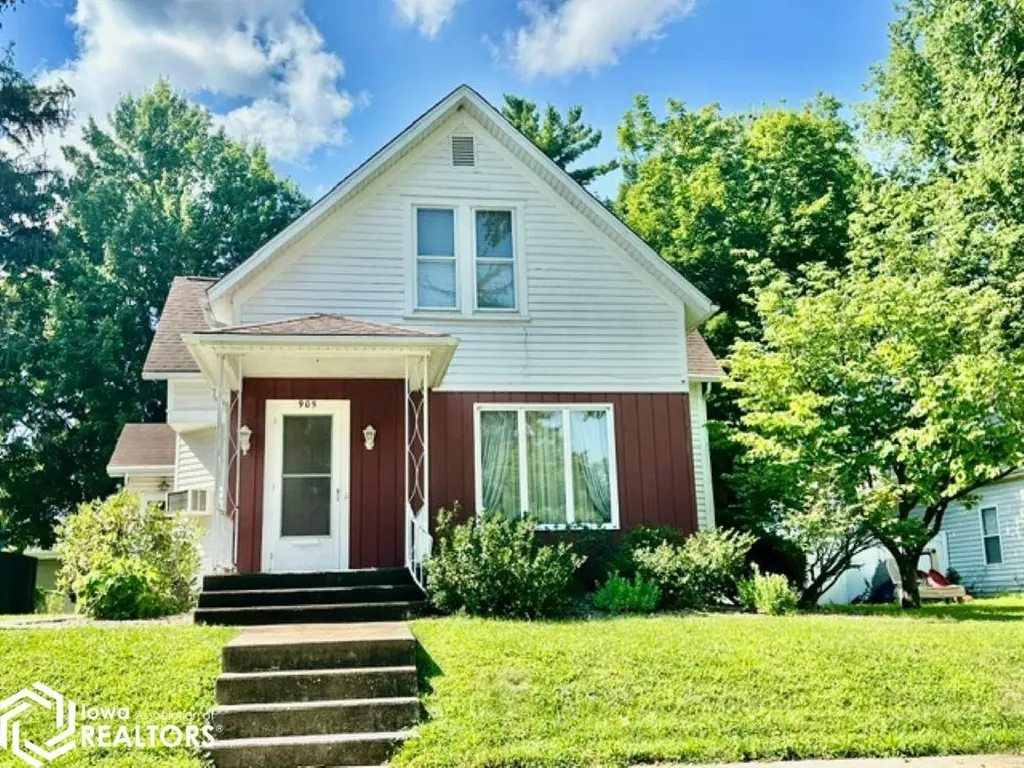 905 Ash Street Burlington IA 52601