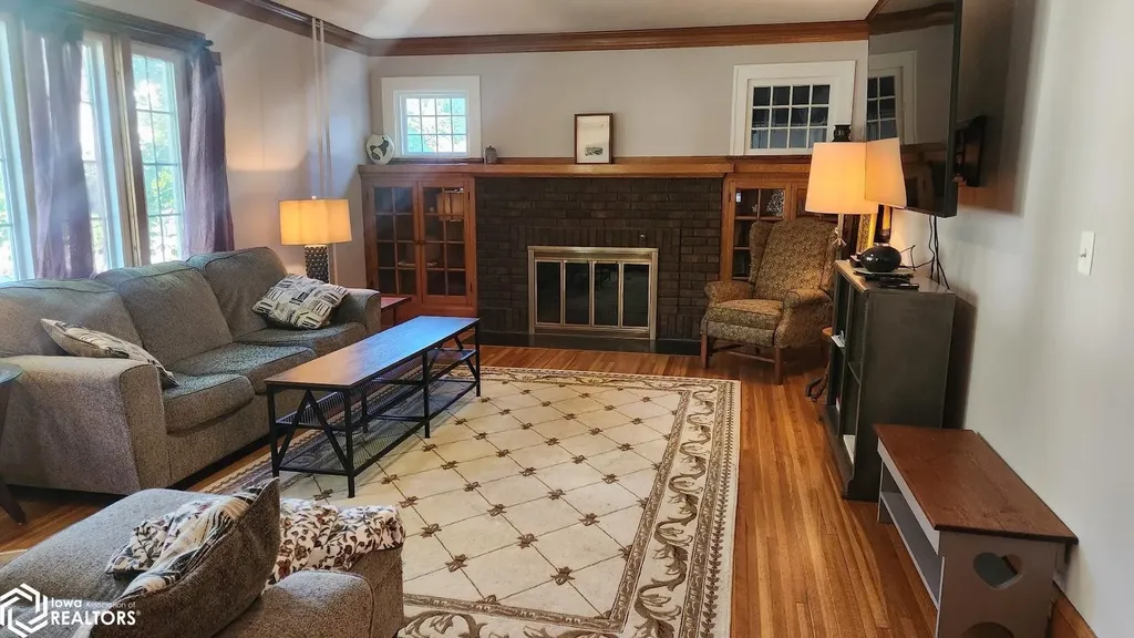 232 5th Street NW Mason City IA 50401