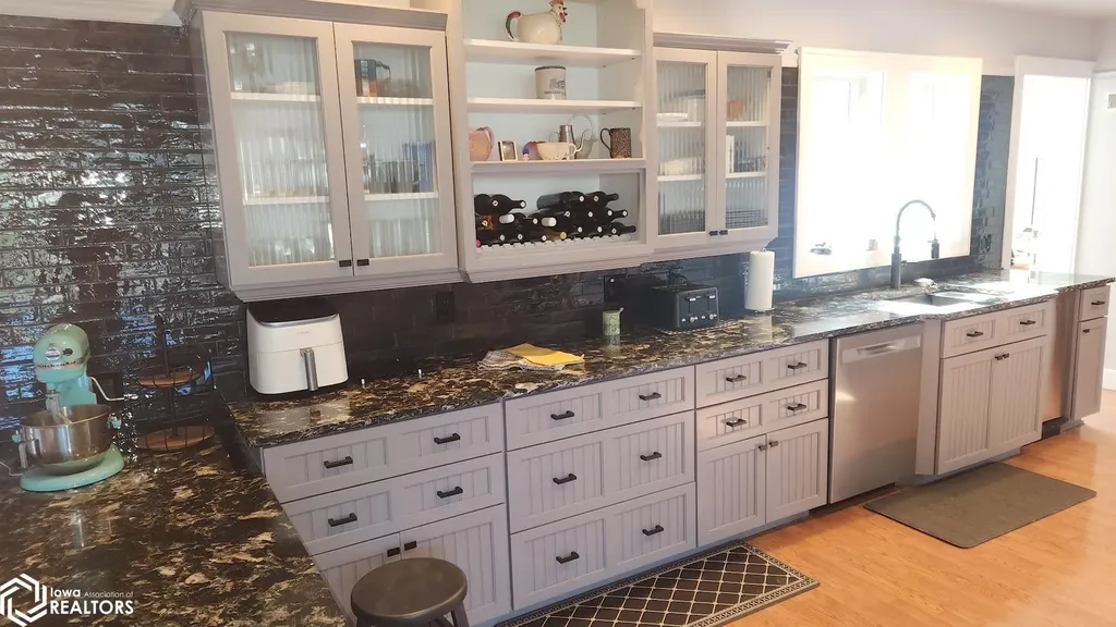 232 5th Street NW Mason City IA 50401