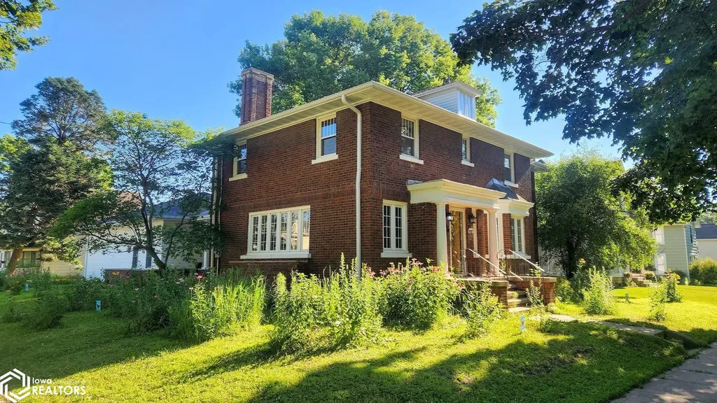 232 5th Street NW Mason City IA 50401