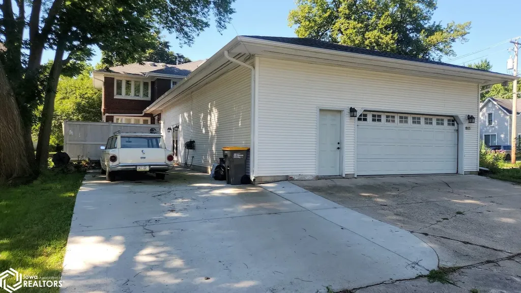 232 5th Street NW Mason City IA 50401