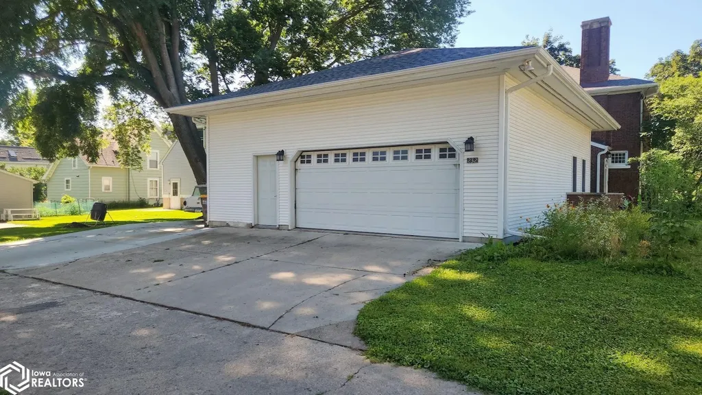 232 5th Street NW Mason City IA 50401