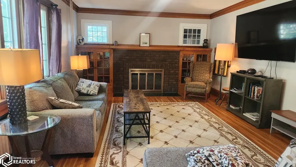 232 5th Street NW Mason City IA 50401
