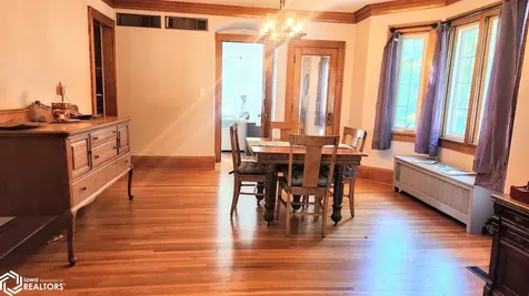 232 5th Street NW Mason City IA 50401