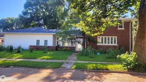 232 5th Street NW Mason City IA 50401