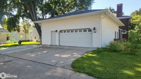 232 5th Street NW Mason City IA 50401