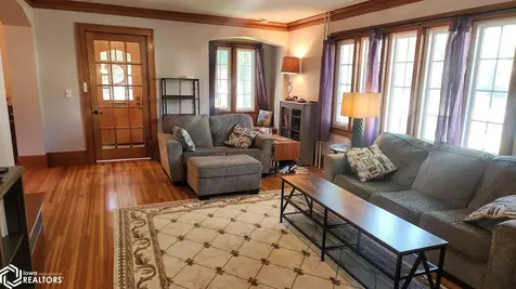 232 5th Street NW Mason City IA 50401