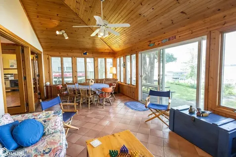 3822 240th Street Clear Lake IA 50428