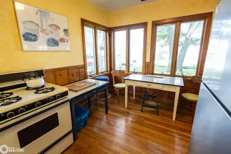 3822 240th Street Clear Lake IA 50428