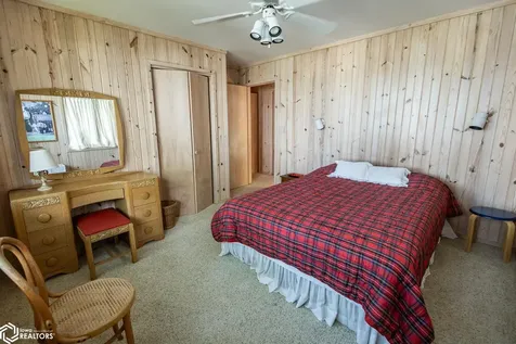 3822 240th Street Clear Lake IA 50428