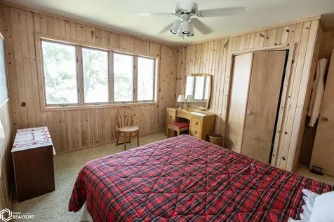 3822 240th Street Clear Lake IA 50428