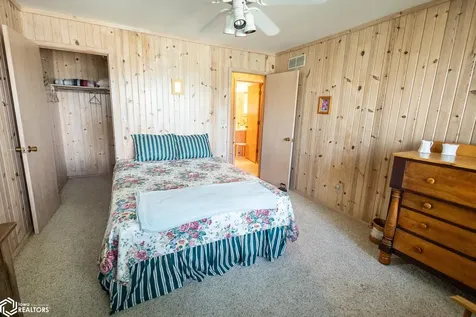3822 240th Street Clear Lake IA 50428