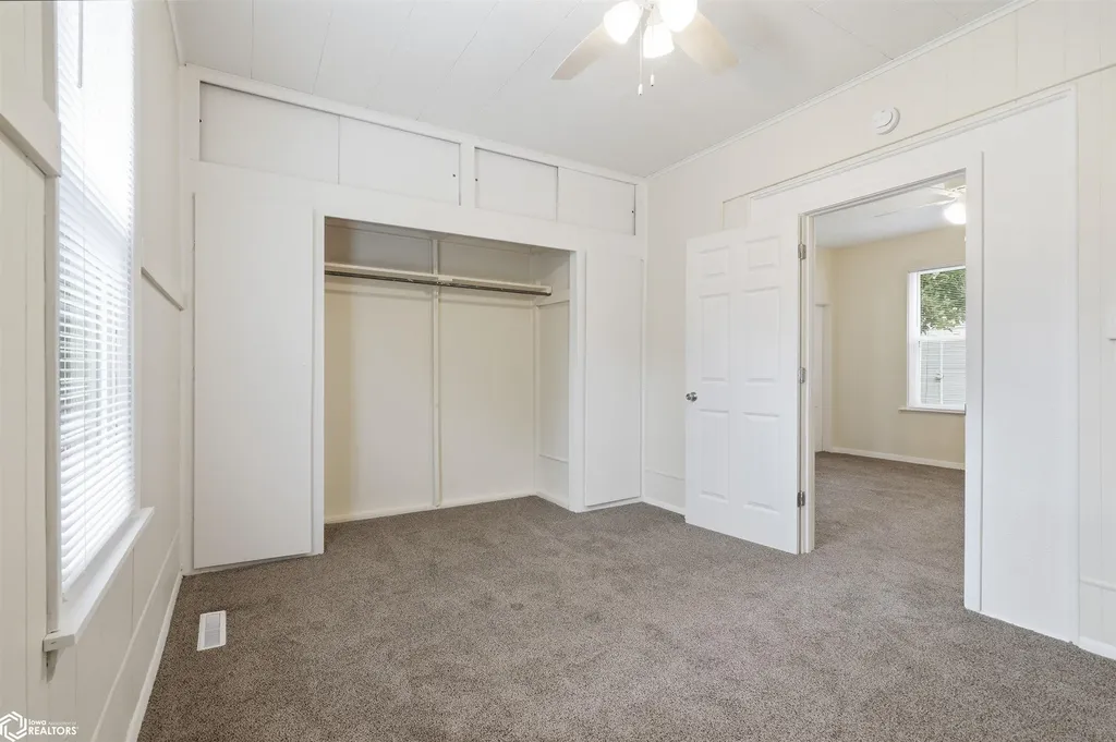 1216 Doemland Street Burlington IA 52601