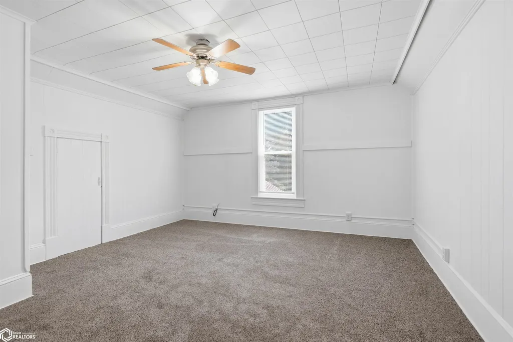 1216 Doemland Street Burlington IA 52601